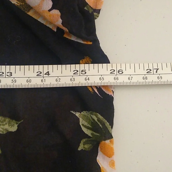 LIGHTWEIGHT, BOHO, COTTAGECORE, FEMININE, FLORAL ON  BLK, LONG SLEEVE BLOUSE - Picture 6 of 10